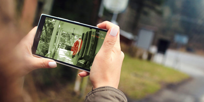 essential-gadgets-monitor-home